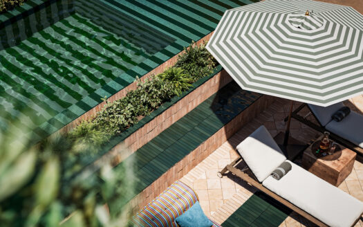 3-Bedroom apartment with pool – Two steps from the sea